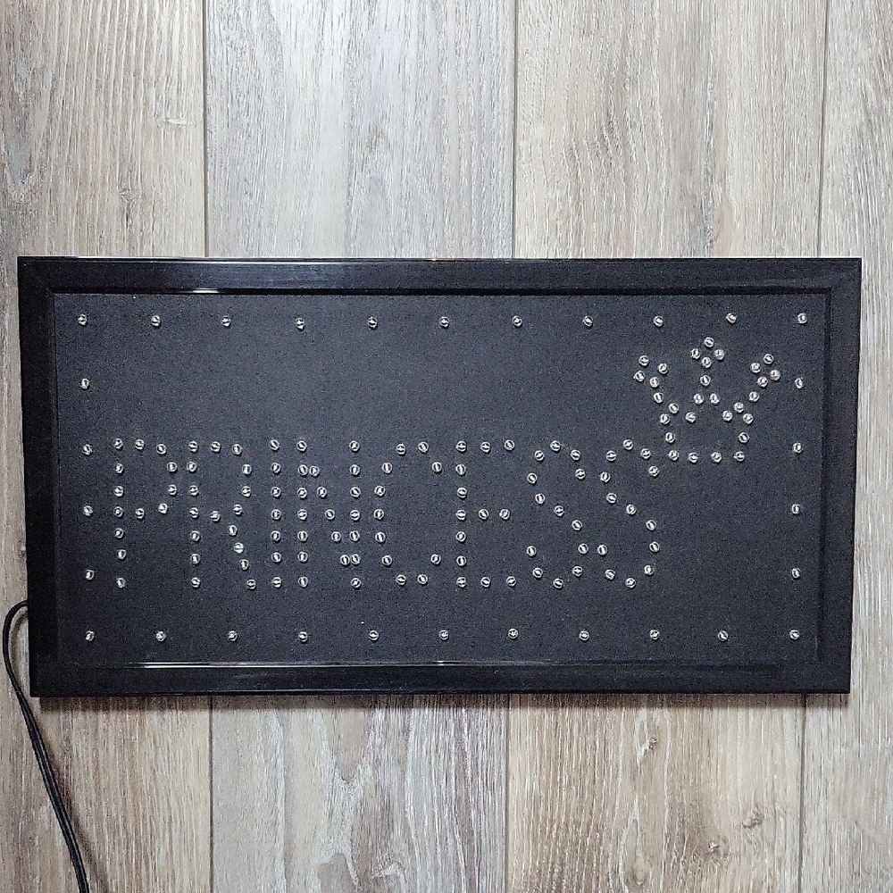 LED Princess Sign with Crown - Picture 3 of 5
